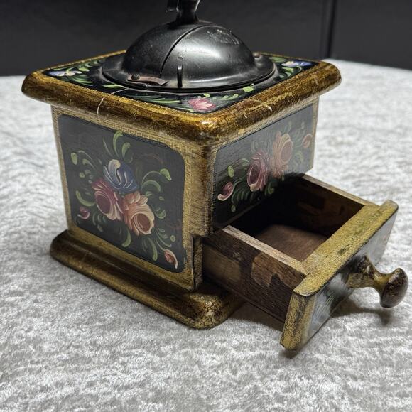 Vintage Hand Crank COFFEE MILL GRINDER Farm Primitive Hand Painted cottage core - Picture 7 of 14